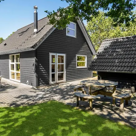 2 Bedroom Lovely In *
