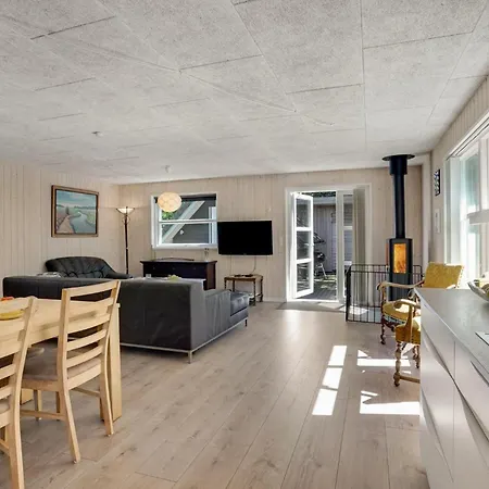 2 Bedroom Lovely In Give