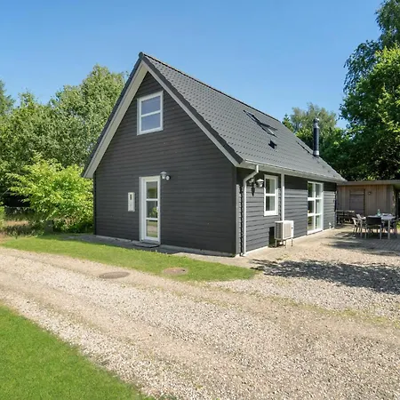 2 Bedroom Lovely In *