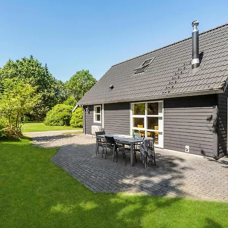 2 Bedroom Lovely In